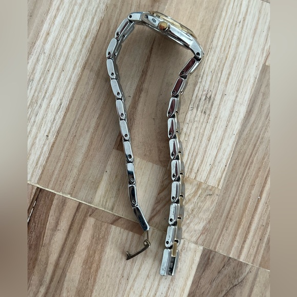 Seiko Solar Ladies Watch Two Tone Bracelet Round White Dial - Picture 10 of 15